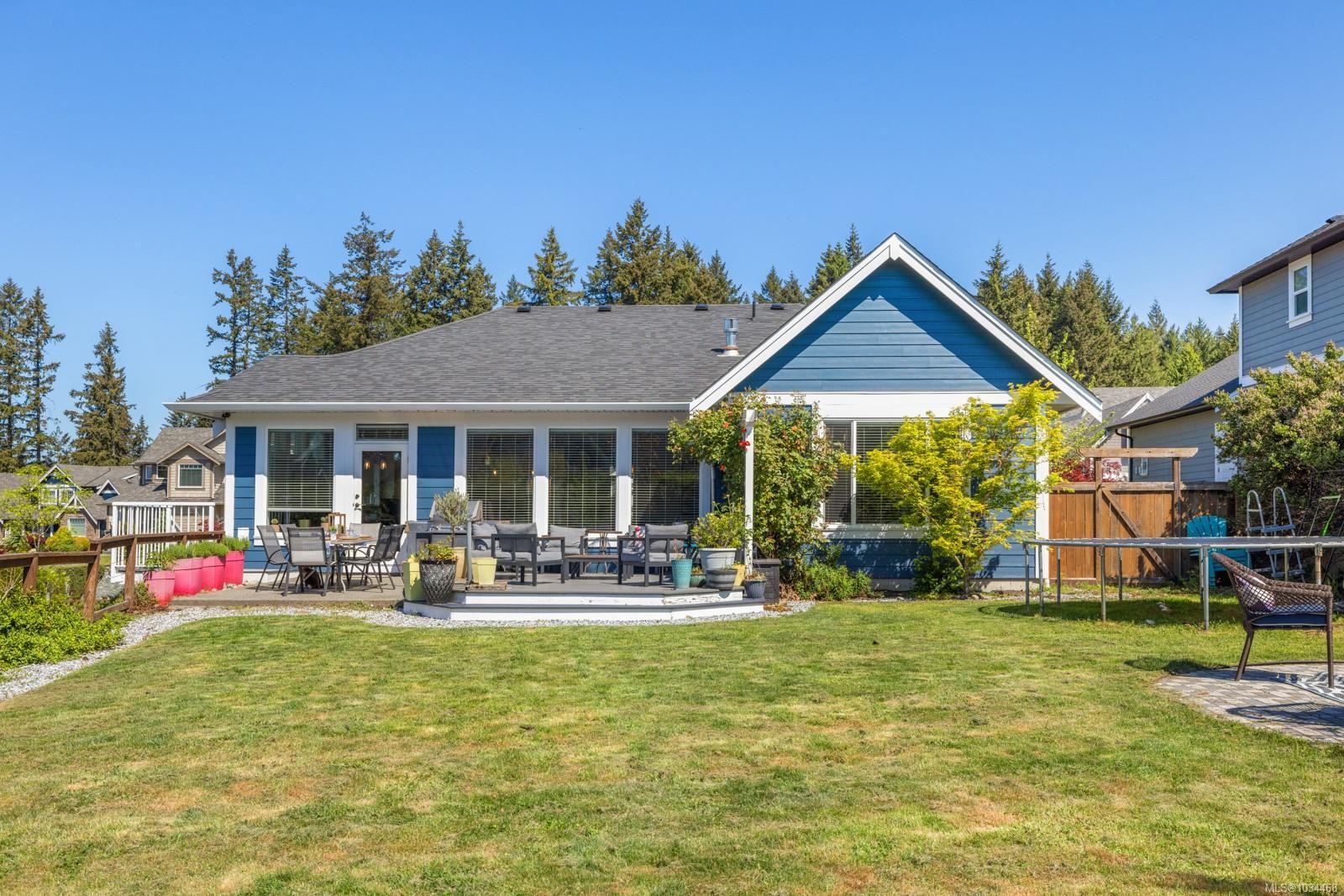 880 Pratt Rd, Mill Bay, BC