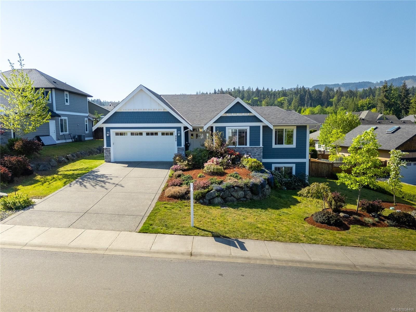 880 Pratt Rd, Mill Bay, BC