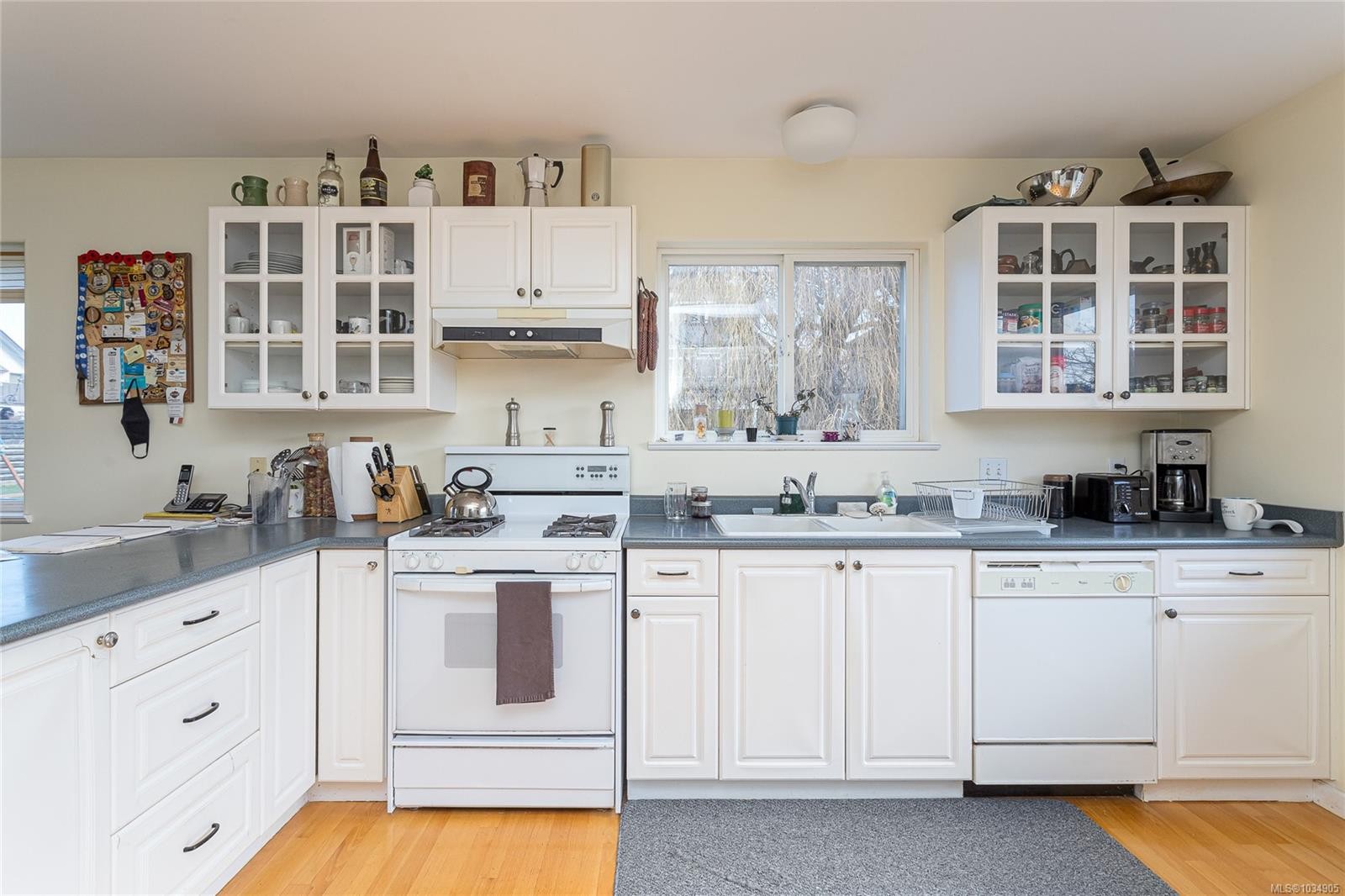 485 Sturdee St, Esquimalt, BC - Indoor Photo Showing Kitchen