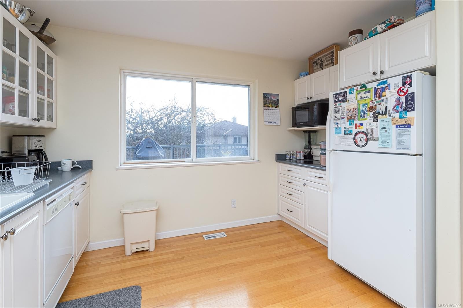 485 Sturdee St, Esquimalt, BC - Indoor Photo Showing Kitchen