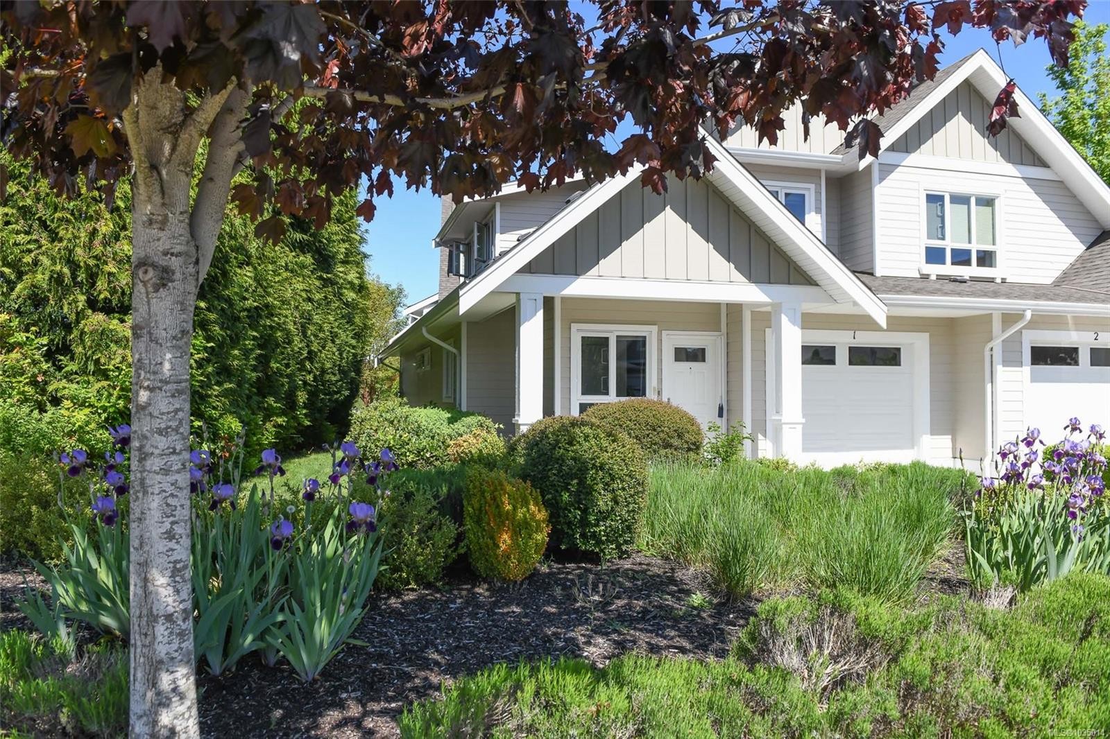 1-700 Lancaster Way, Comox, BC