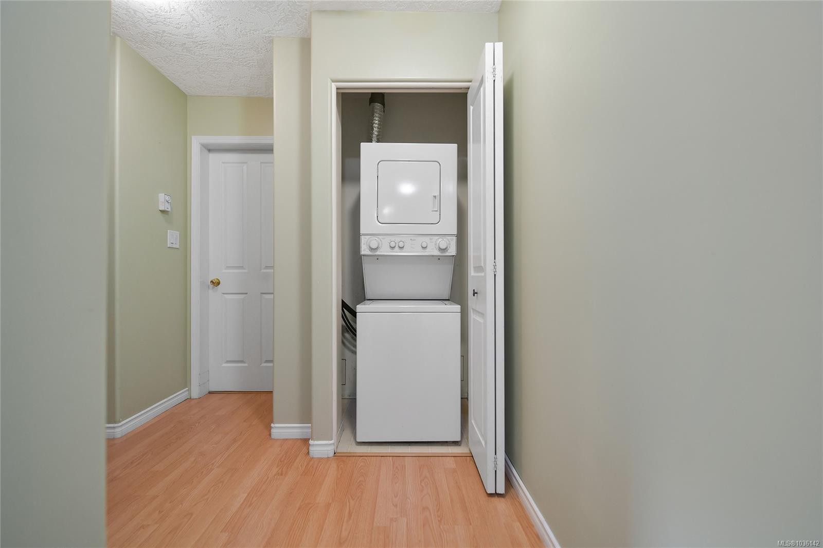 105-740 Trunk Rd, Duncan, BC - Indoor Photo Showing Laundry Room