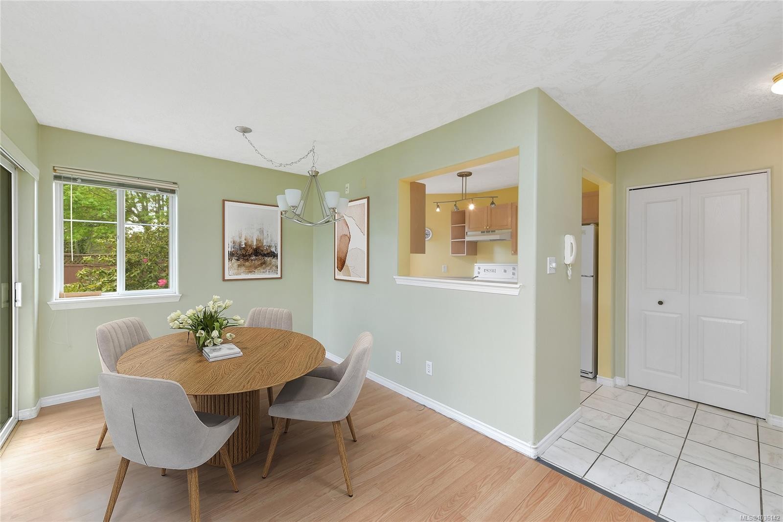 105-740 Trunk Rd, Duncan, BC - Indoor Photo Showing Dining Room