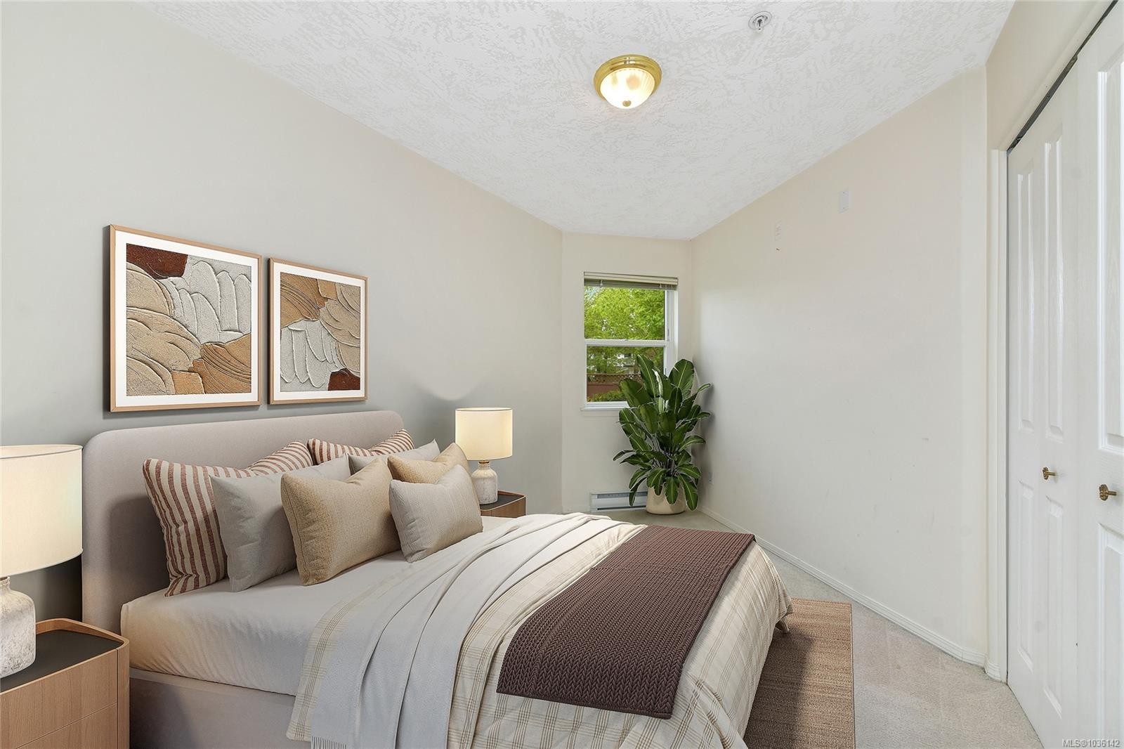 105-740 Trunk Rd, Duncan, BC - Indoor Photo Showing Bedroom