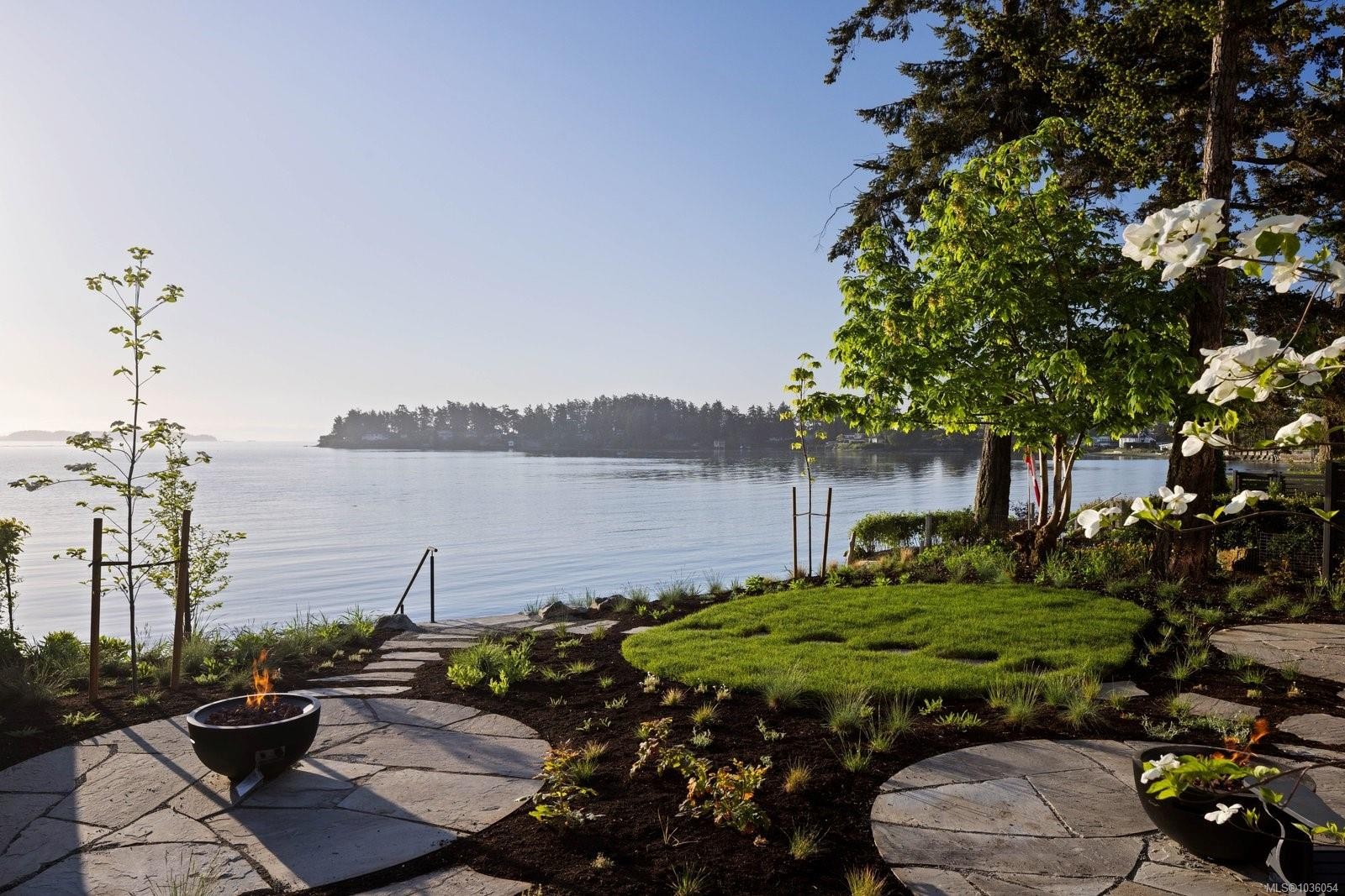 1-10393 Allbay Rd, Sidney, BC