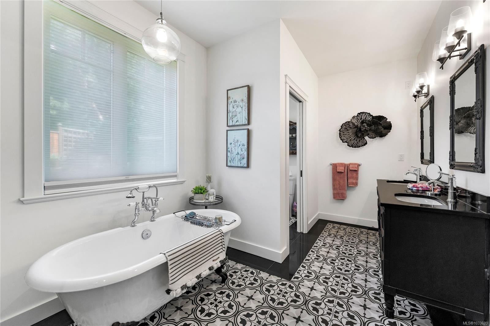 347 Collins Rd, Salt Spring, BC