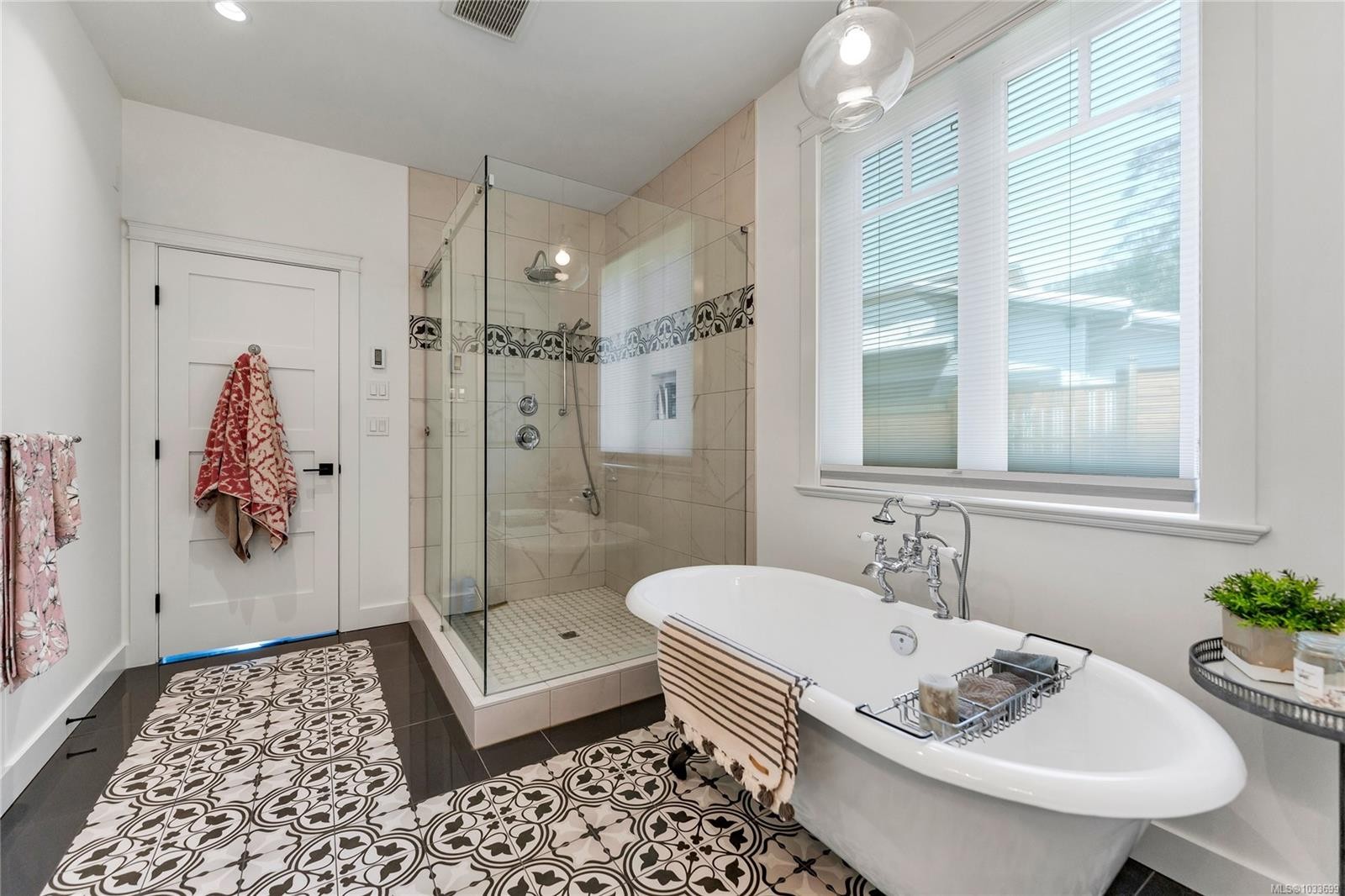 347 Collins Rd, Salt Spring, BC