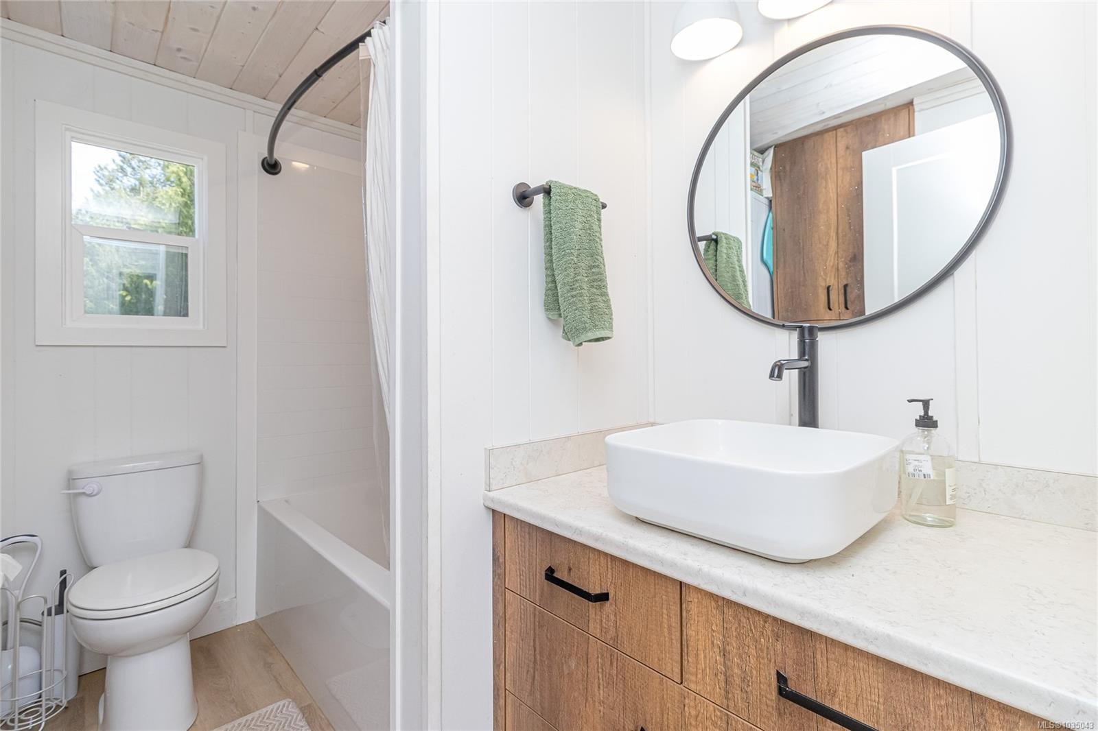 3662 Telegraph Rd, Cobble Hill, BC