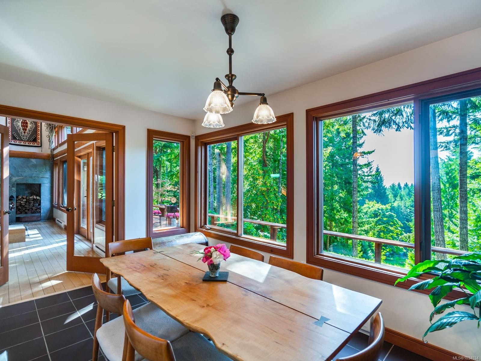 1055 Spider Lake Rd, Qualicum Beach, BC