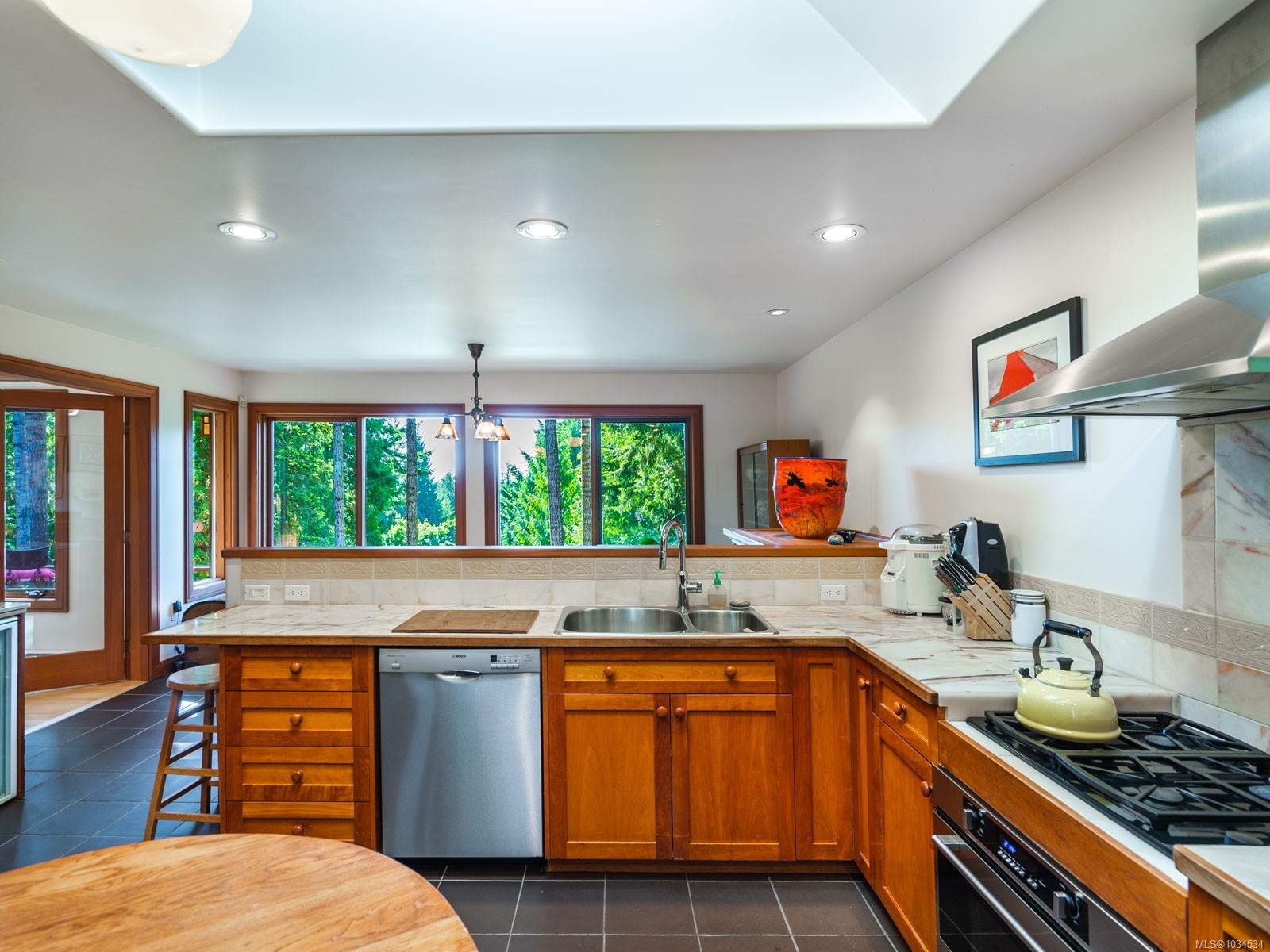 1055 Spider Lake Rd, Qualicum Beach, BC