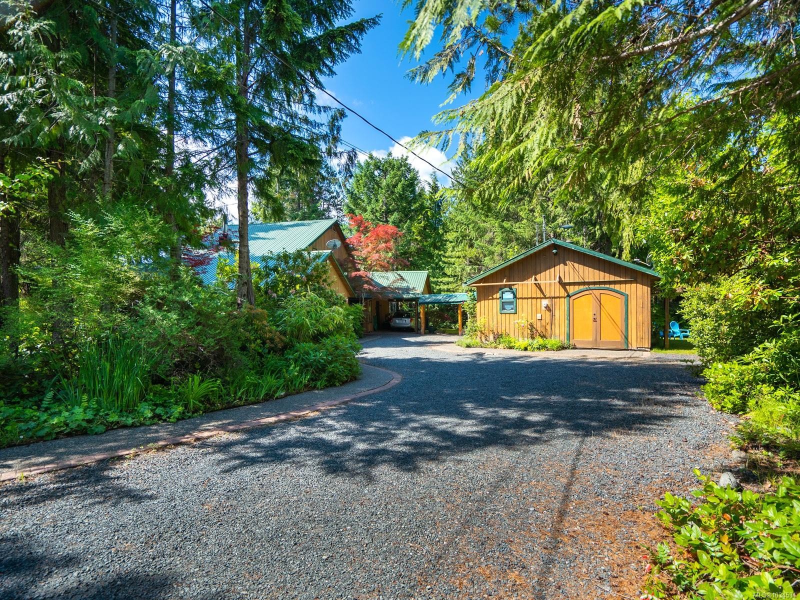 1055 Spider Lake Rd, Qualicum Beach, BC