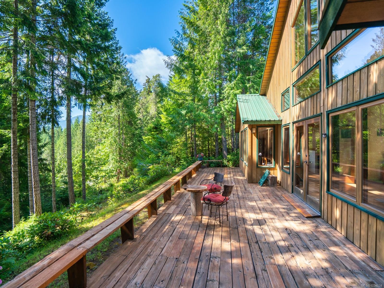 1055 Spider Lake Rd, Qualicum Beach, BC