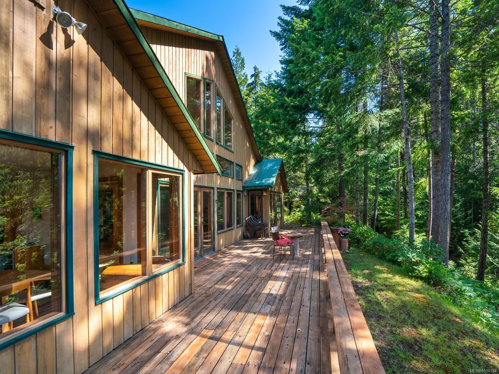 1055 Spider Lake Rd, Qualicum Beach, BC