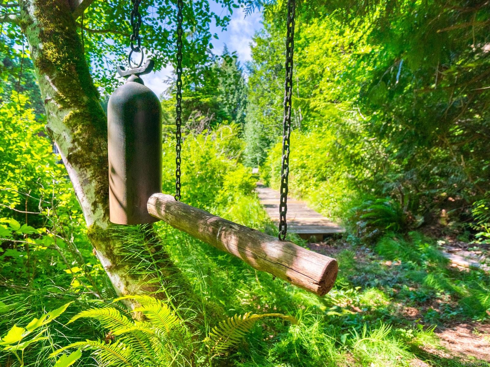 1055 Spider Lake Rd, Qualicum Beach, BC