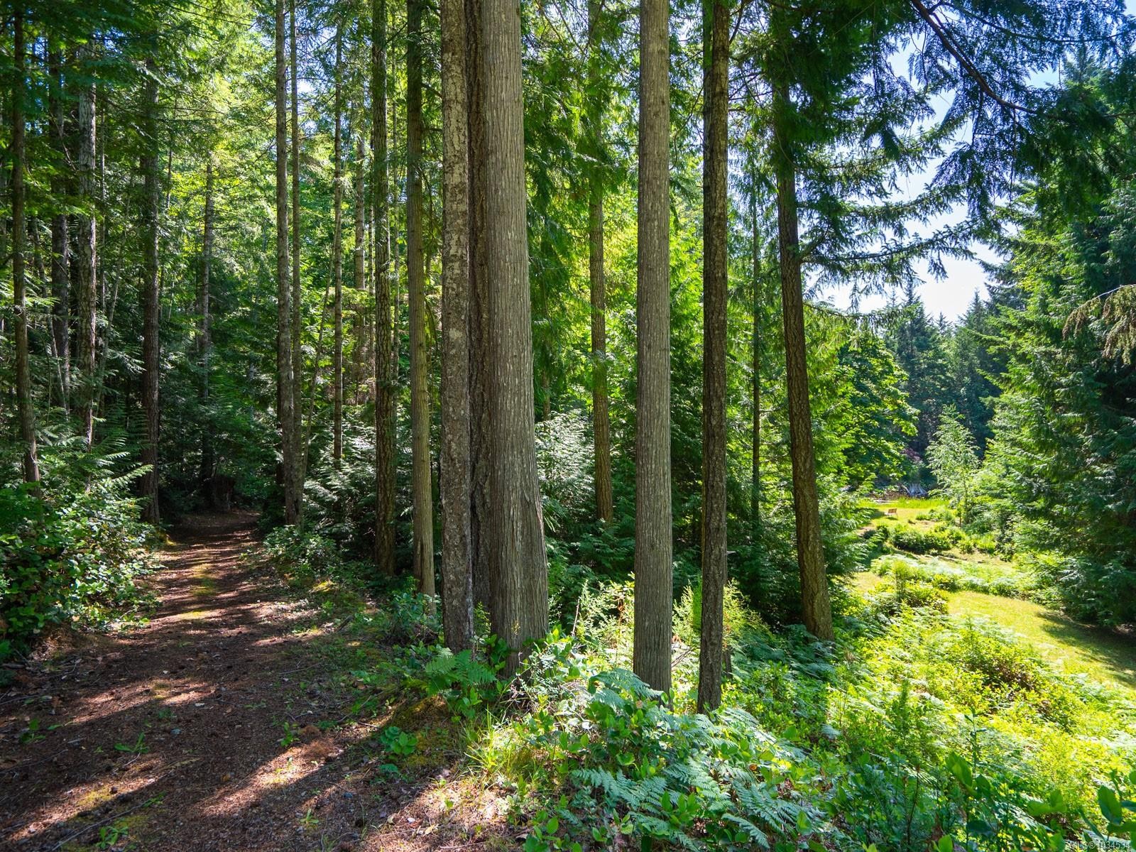 1055 Spider Lake Rd, Qualicum Beach, BC