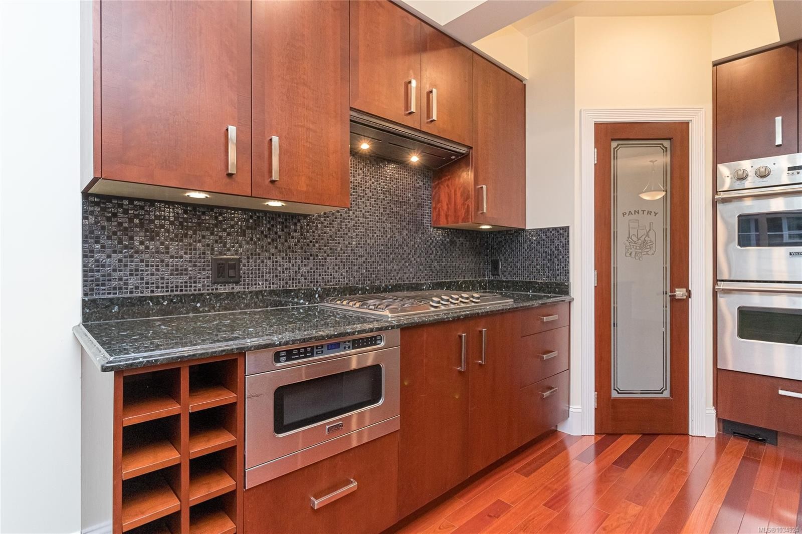 9708A Third St, Sidney, BC