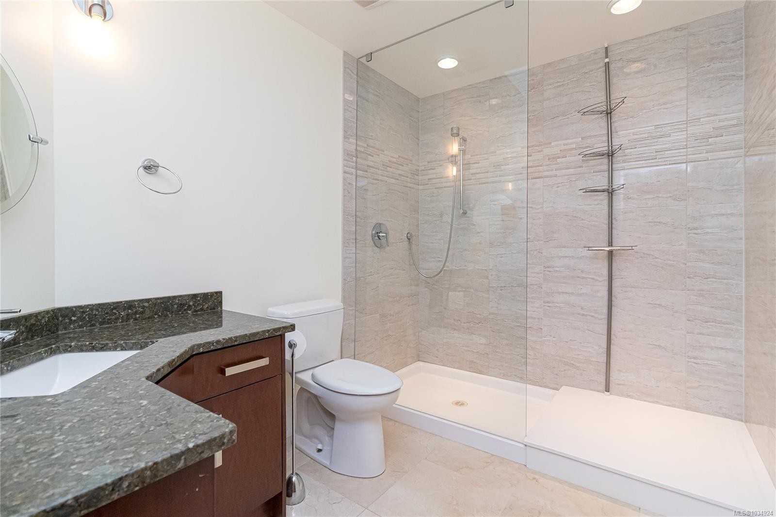9708A Third St, Sidney, BC