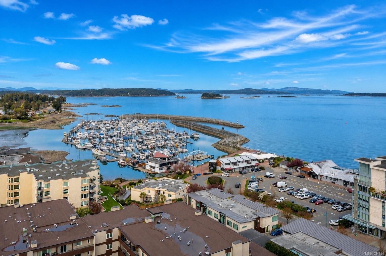 9708A Third St, Sidney, BC