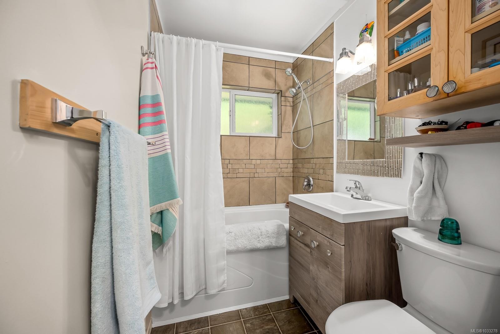 1545 Kye Bay Rd, Comox, BC - Indoor Photo Showing Bathroom