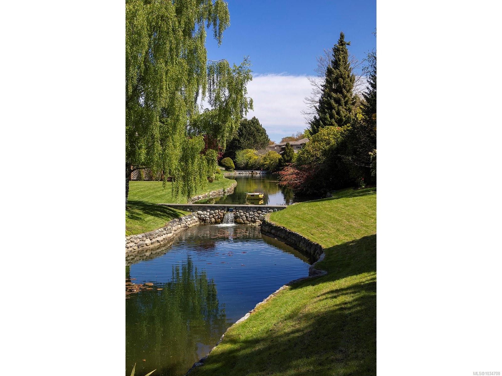 #137-2345 Cedar Hill Cross Rd, Oak Bay, BC