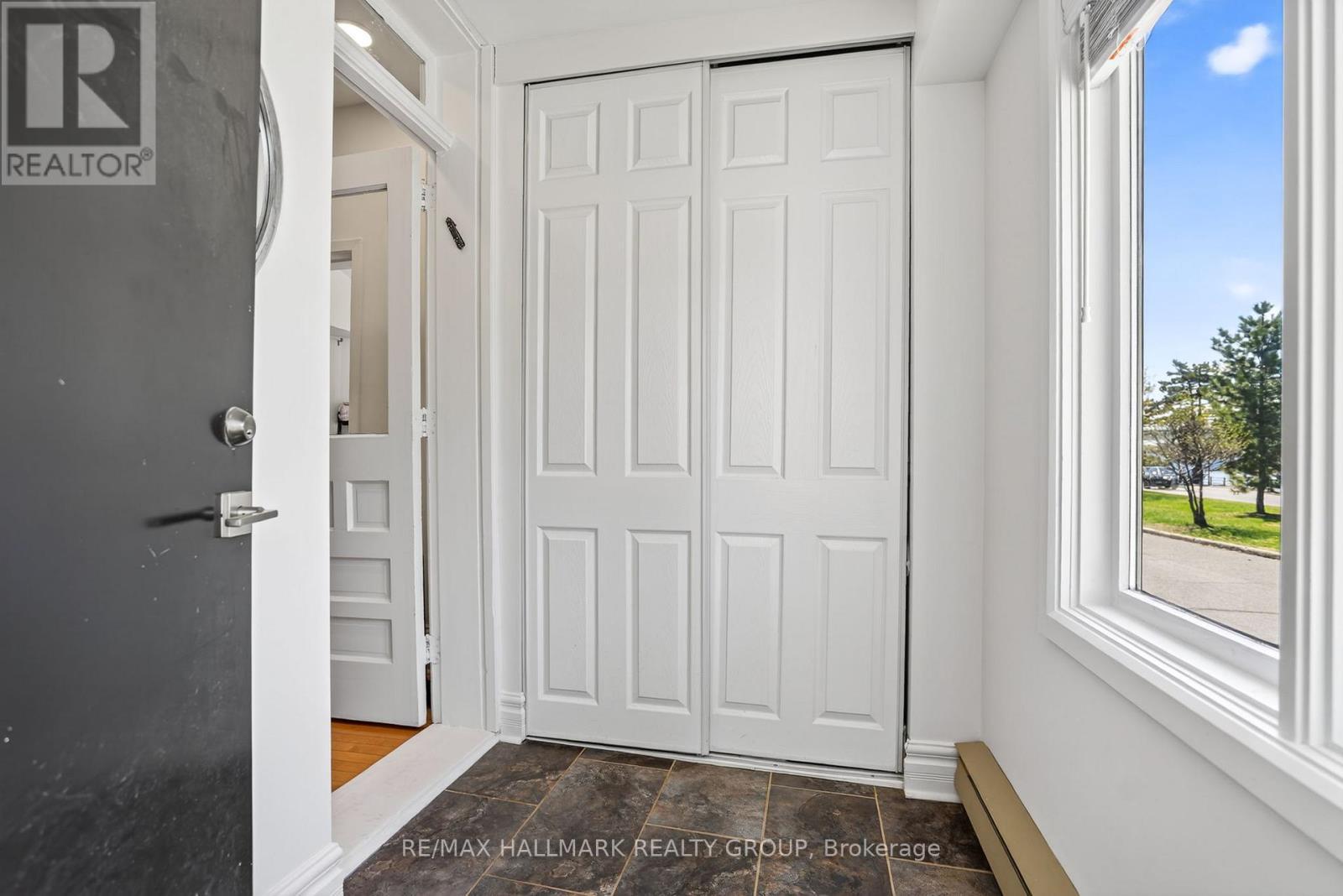 425 Echo Drive, Ottawa, ON - Indoor Photo Showing Other Room