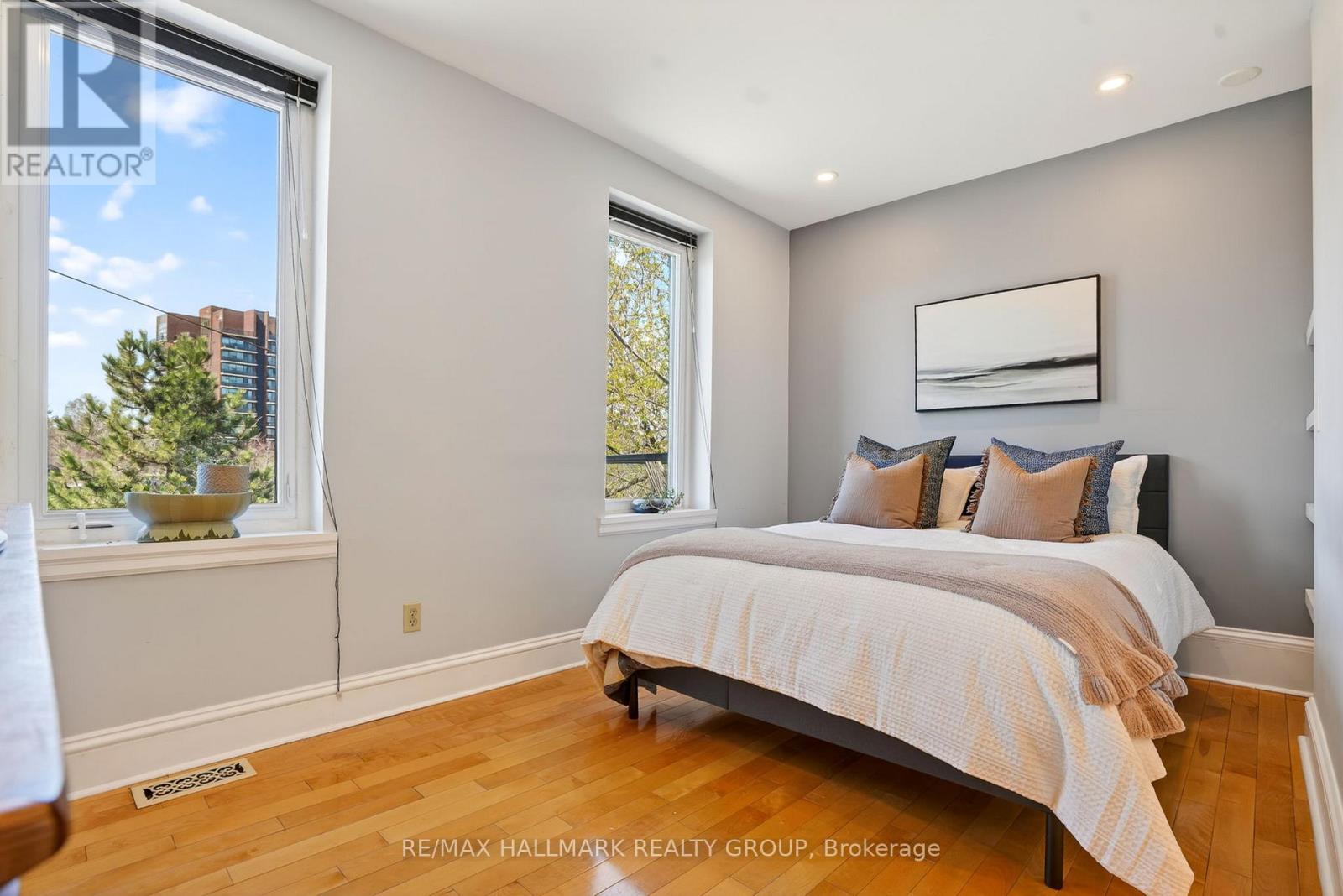 425 Echo Drive, Ottawa, ON - Indoor Photo Showing Bedroom