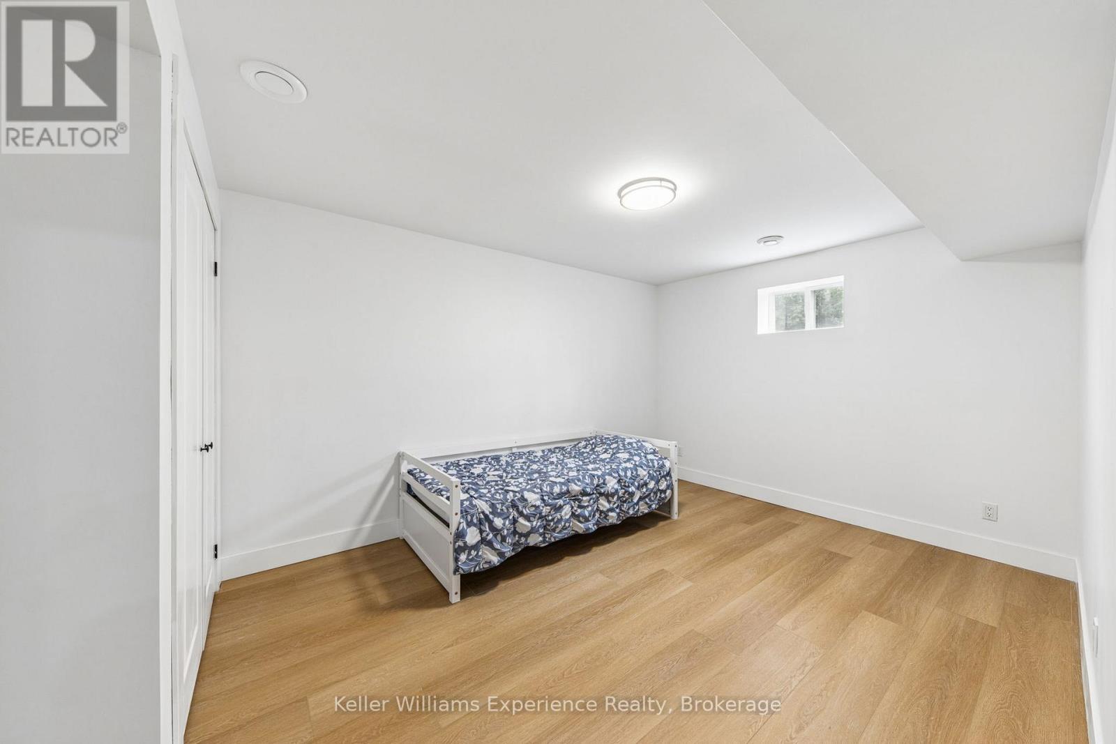 66 Albion Lane, Tiny, ON - Indoor Photo Showing Bedroom