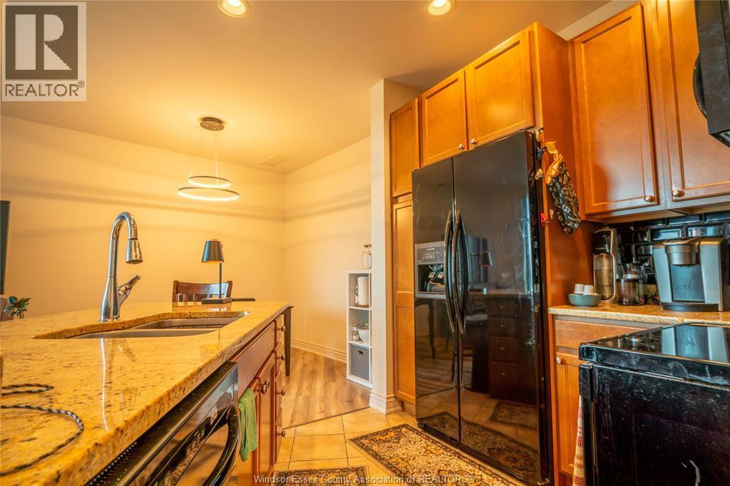 1225 Riverside Unit# 710, Windsor, ON - Indoor Photo Showing Kitchen