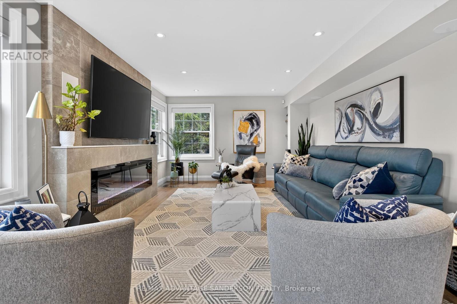 975 Sunningdale Road W, London North (North S), ON