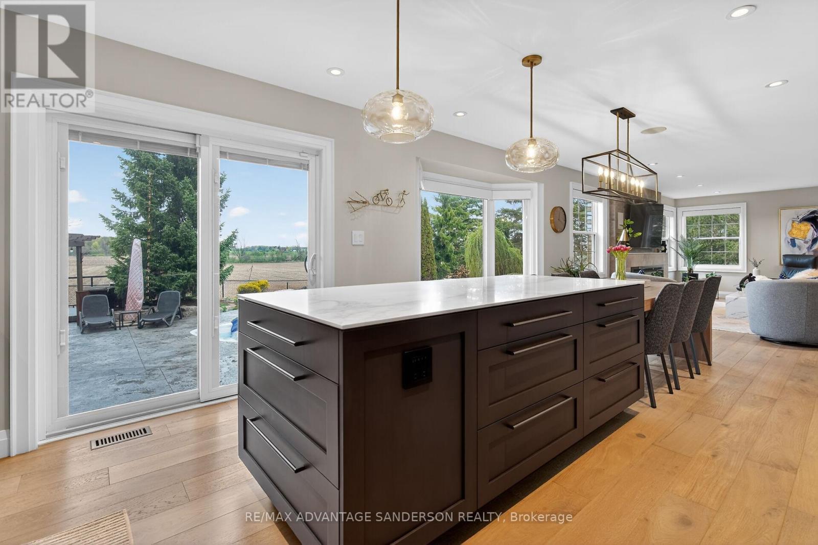 975 Sunningdale Road W, London North (North S), ON