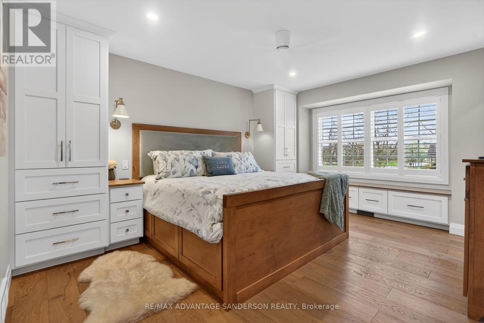 975 Sunningdale Road W, London North (North S), ON