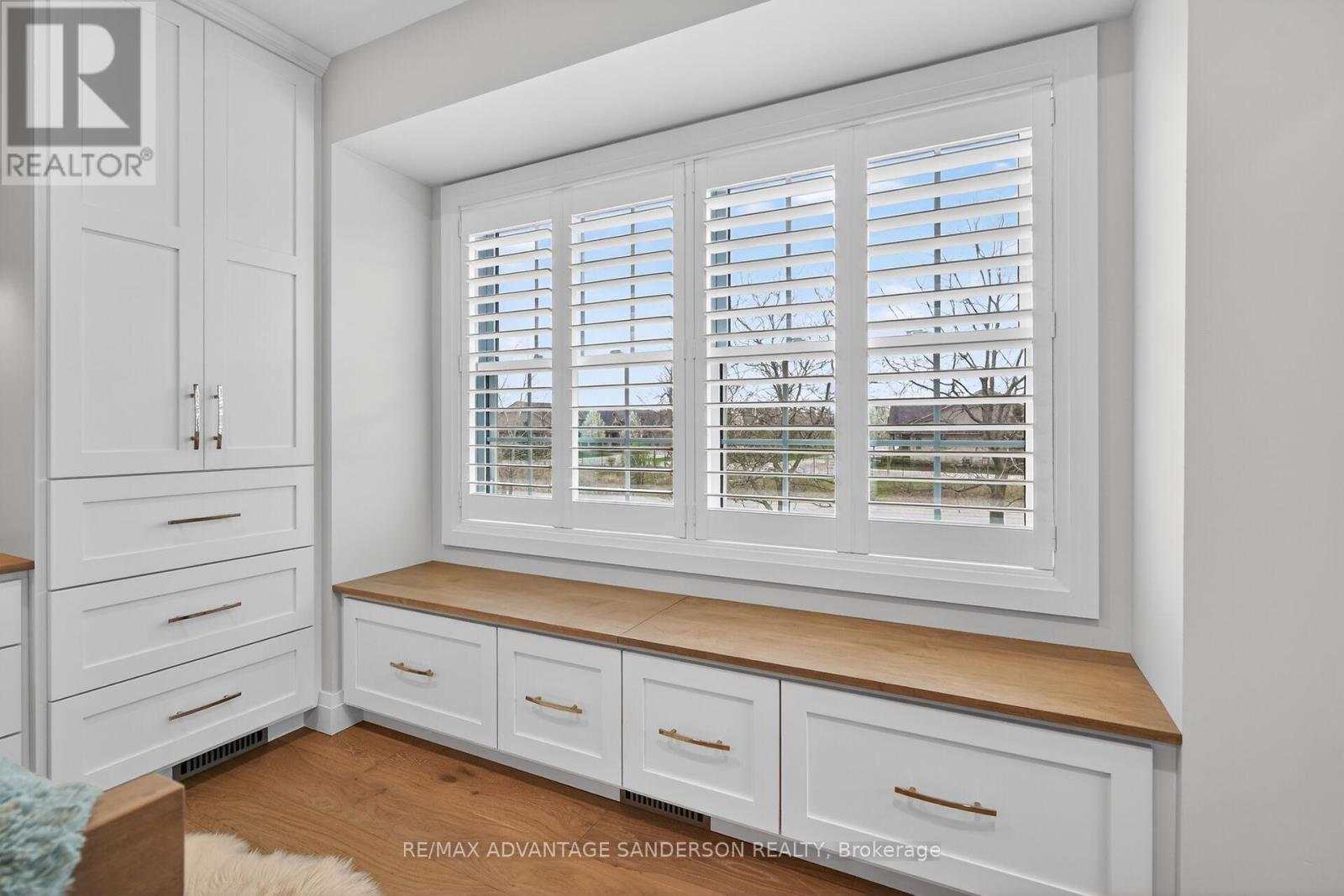 975 Sunningdale Road W, London North (North S), ON