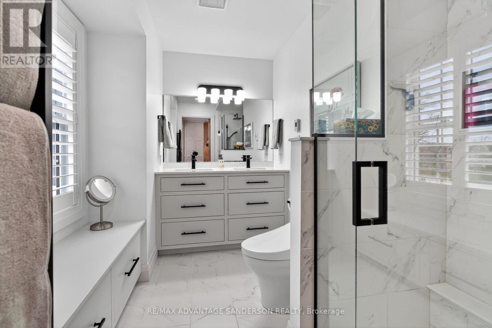 975 Sunningdale Road W, London North (North S), ON