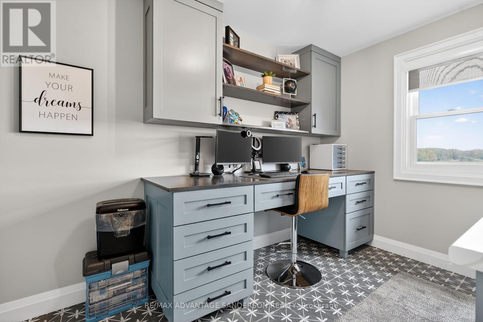 975 Sunningdale Road W, London North (North S), ON