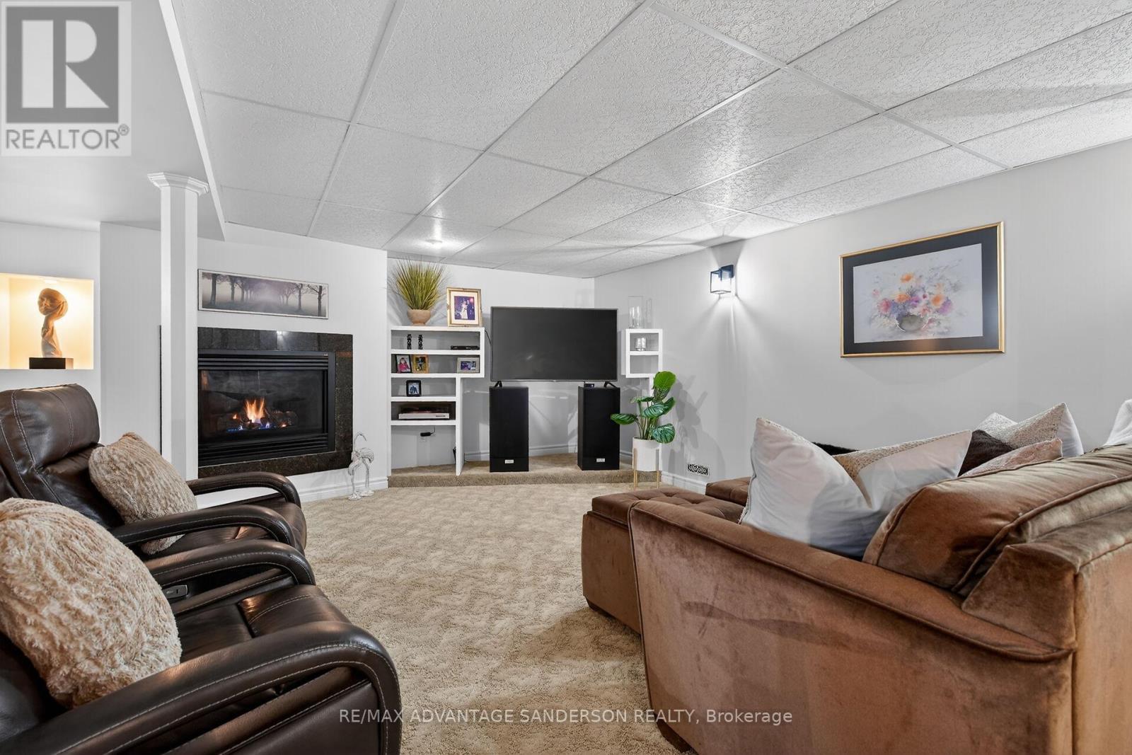 975 Sunningdale Road W, London North (North S), ON
