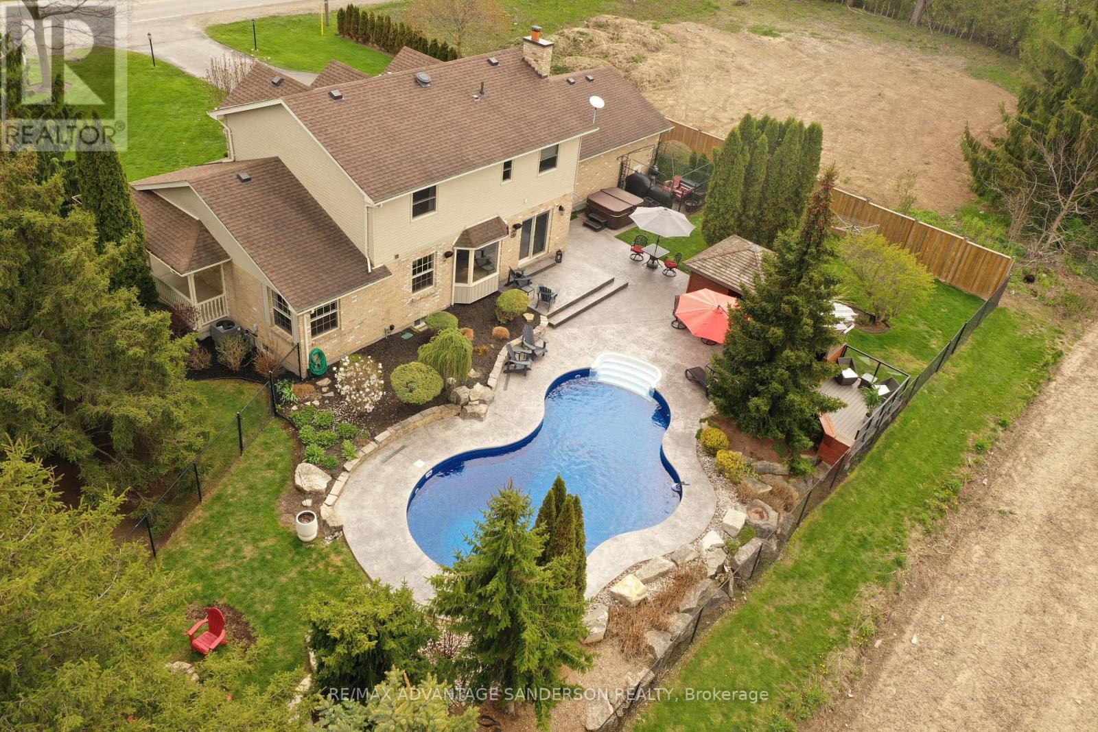 975 Sunningdale Road W, London North (North S), ON
