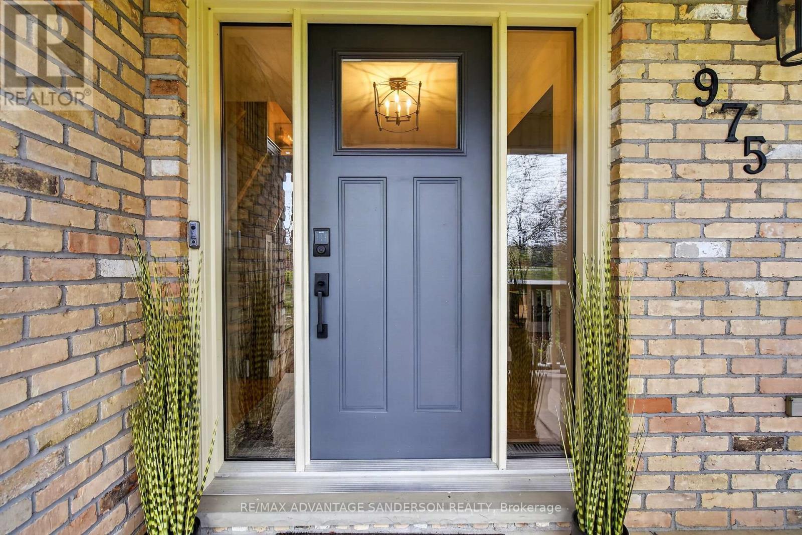 975 Sunningdale Road W, London North (North S), ON