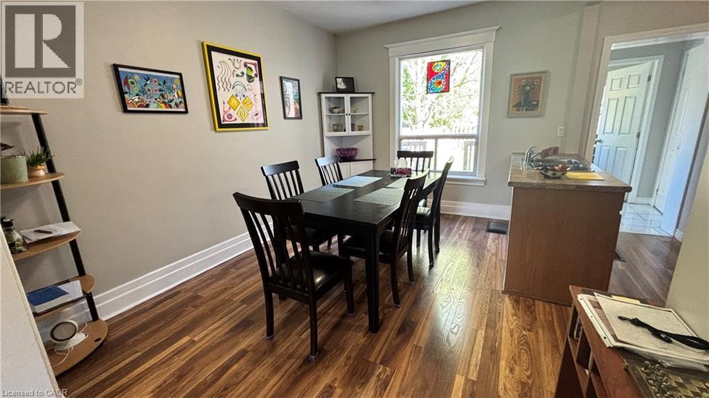 30 Victoria Avenue, Cambridge, ON - Indoor Photo Showing Dining Room