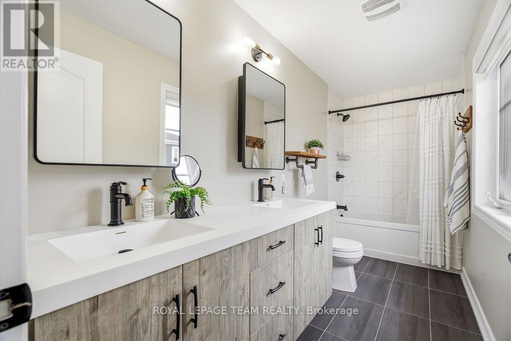 91 Cantle Crescent, Ottawa, ON
