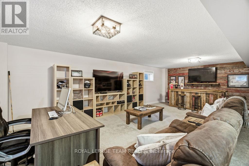 91 Cantle Crescent, Ottawa, ON
