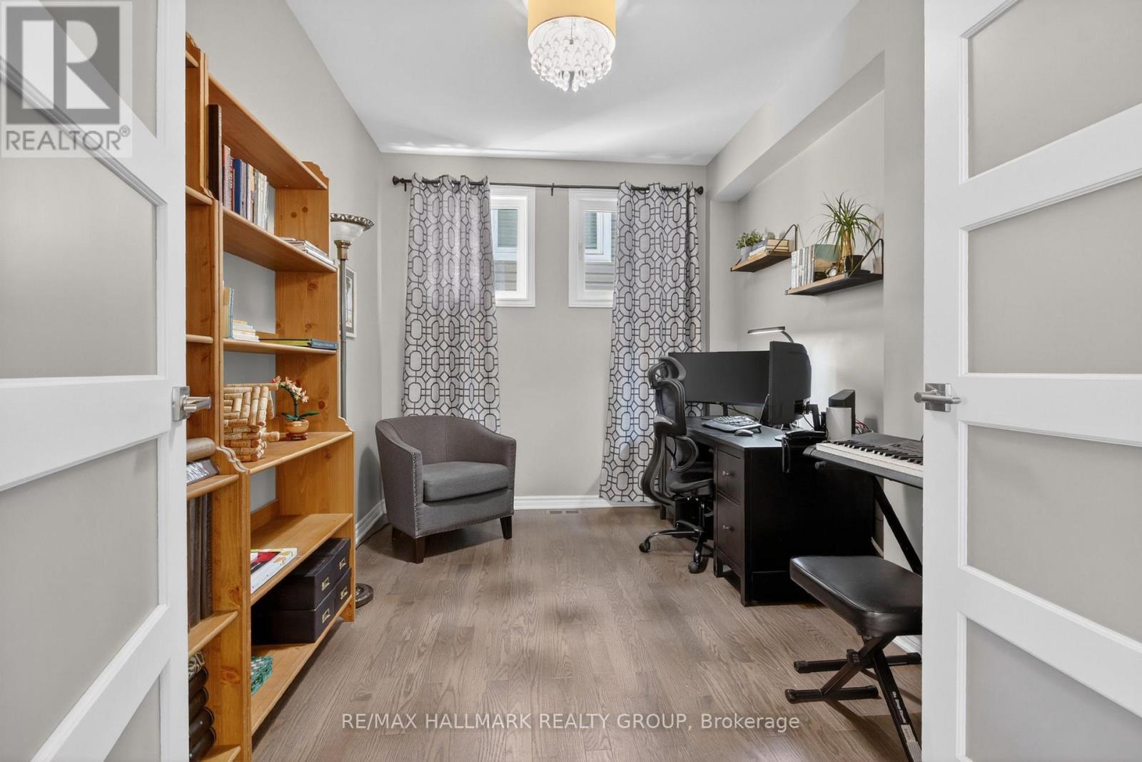 33 Summitview Drive, Ottawa, ON