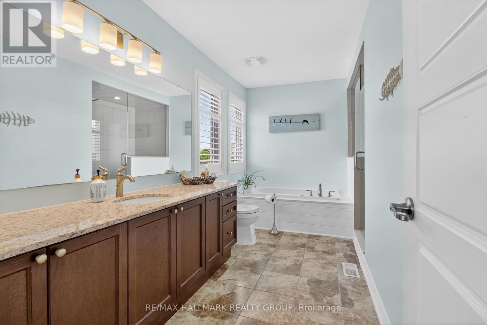 33 Summitview Drive, Ottawa, ON