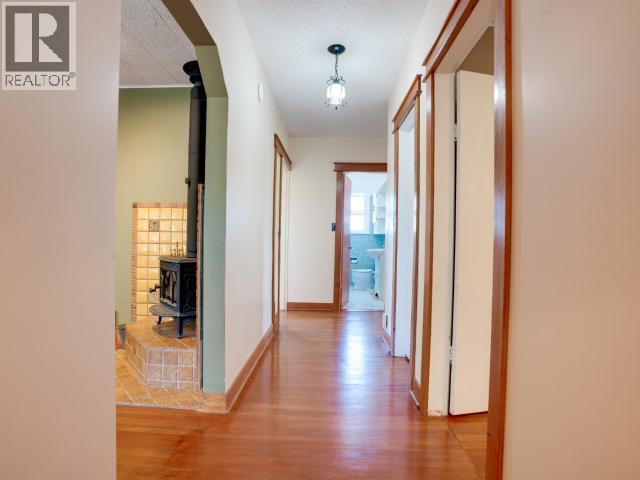 6421 Hillcrest Ave, Powell River, BC