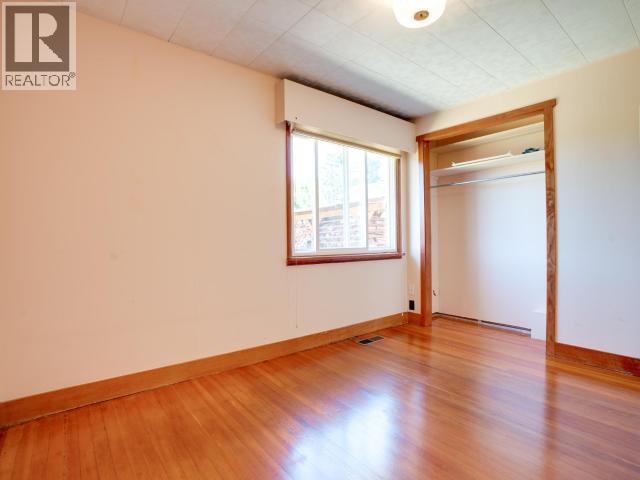 6421 Hillcrest Ave, Powell River, BC