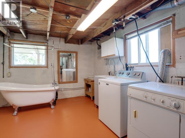 6421 Hillcrest Ave, Powell River, BC