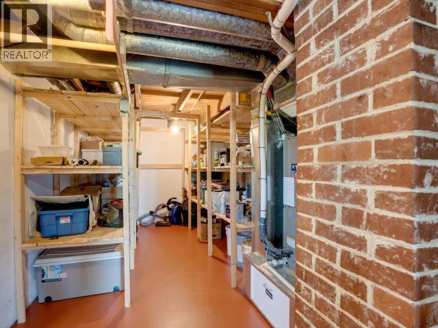 6421 Hillcrest Ave, Powell River, BC