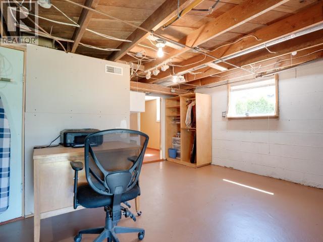 6421 Hillcrest Ave, Powell River, BC