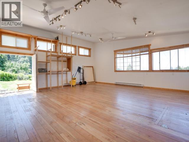 6421 Hillcrest Ave, Powell River, BC