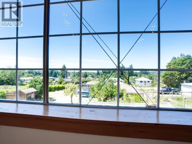 6421 Hillcrest Ave, Powell River, BC