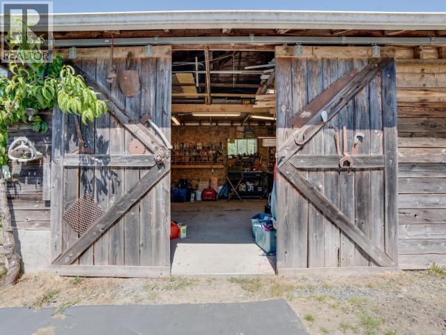 6421 Hillcrest Ave, Powell River, BC